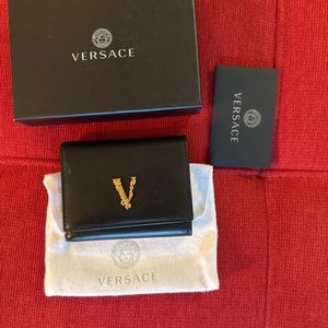 Versace Vitello Trifold Wallet (Authentic)